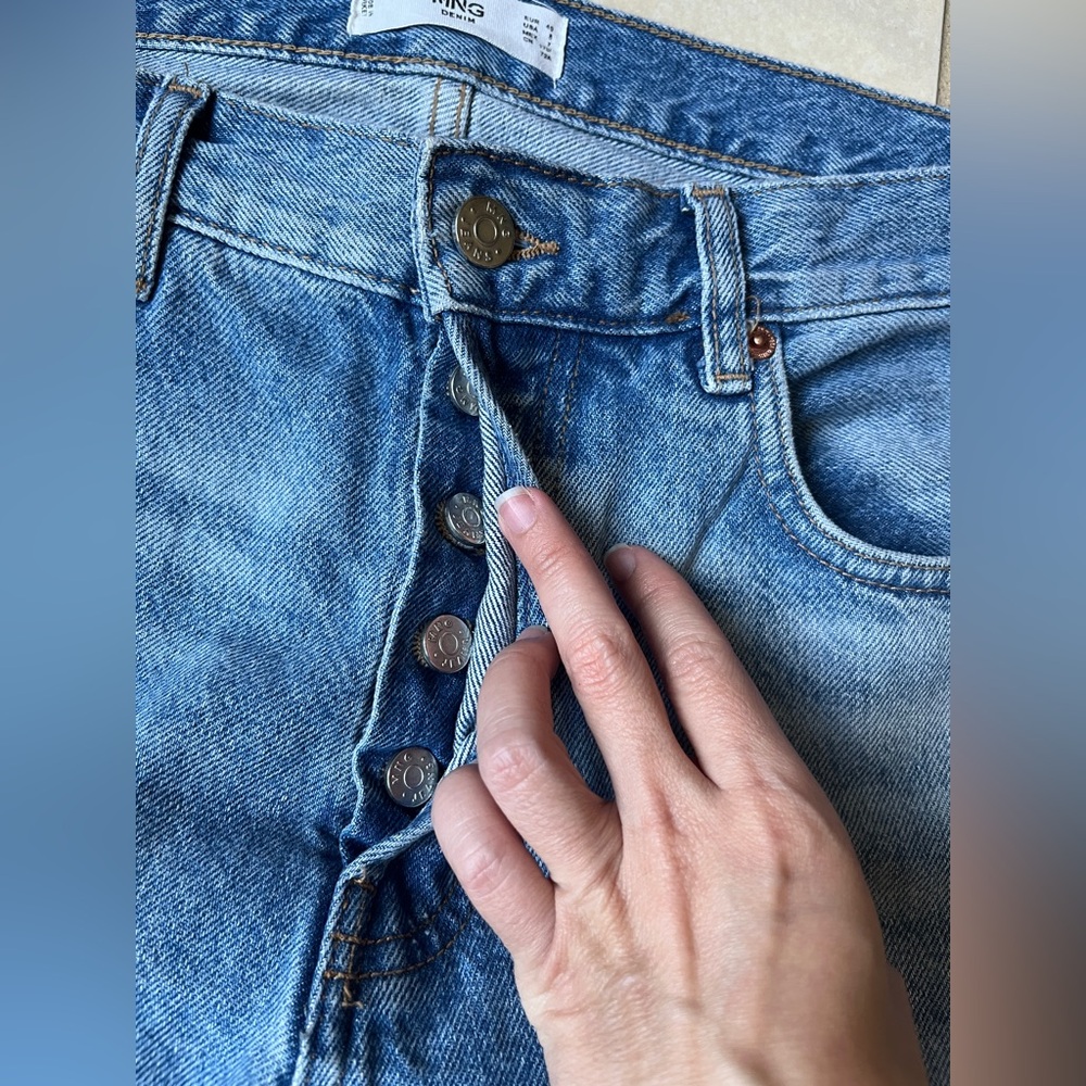 MNG Mango Jeans Womens Size 8 Mid Wash Distressed Straight Button Fly Denim - Picture 4 of 12